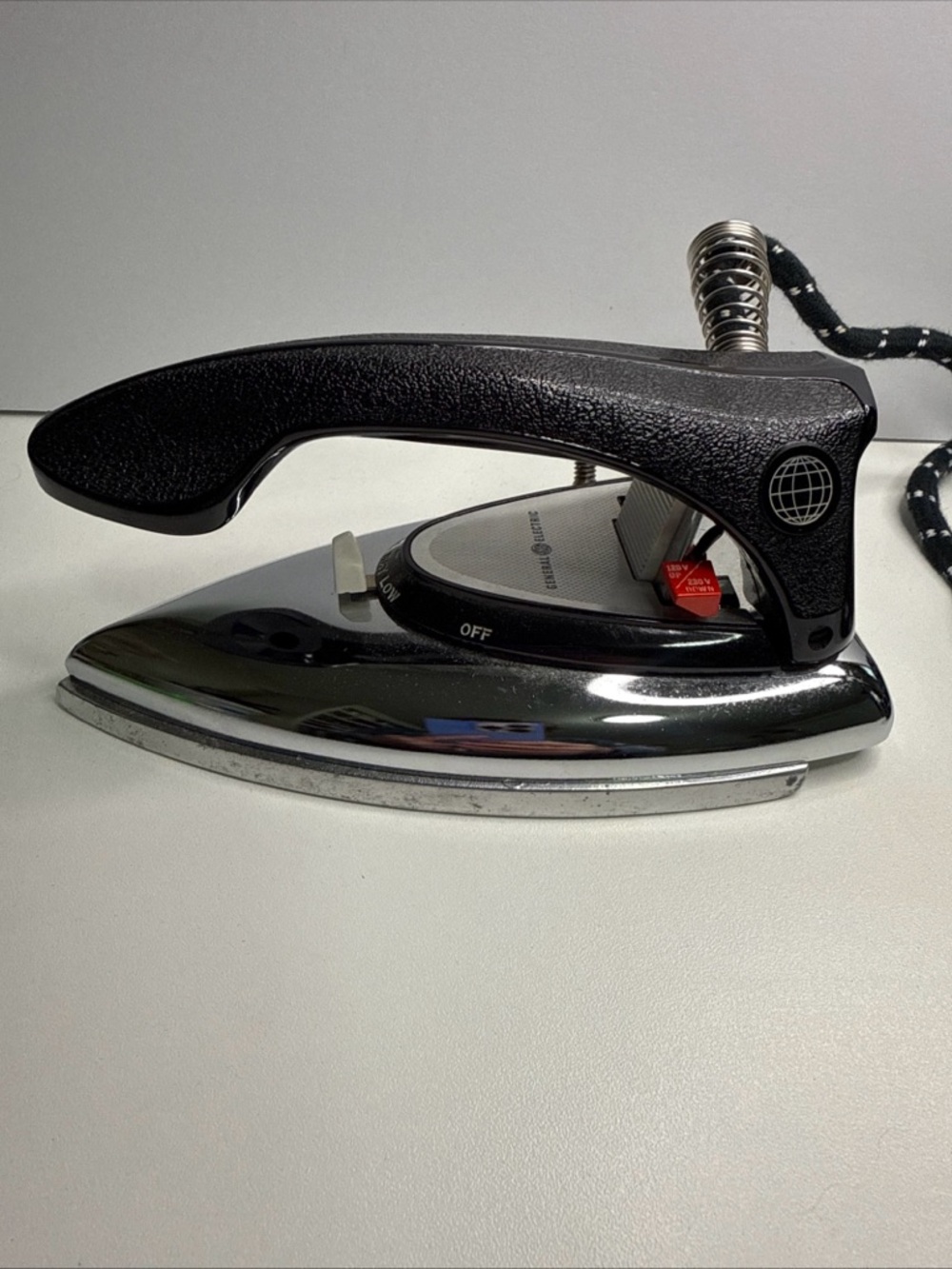 1960s General Electric travel iron. Tested and works. Compact vintage.